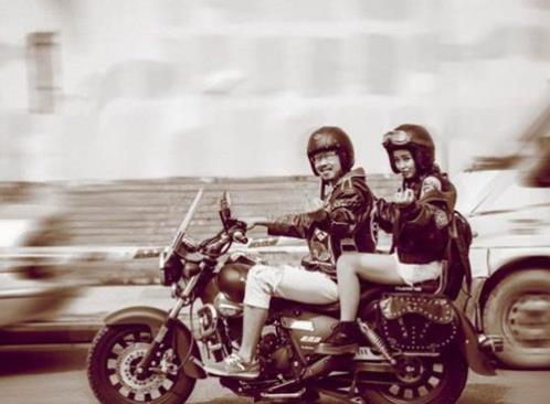 现实打败一切图片