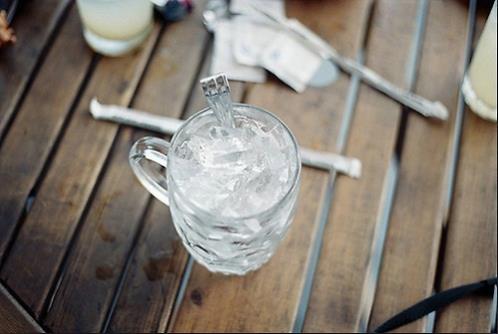 描写灯光夜景优美句子(每天一句唯美句子)