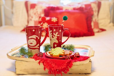 ​简短平安夜的句子经典（平安夜文案配图 平安夜暖心祝福语）