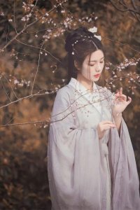 ​对女神最简短的赞美词（22句高情商夸女孩子漂亮短句）