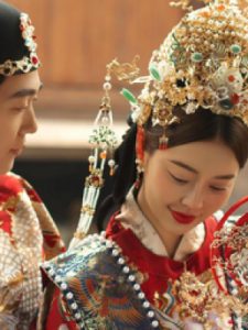 ​佳字开头的成语