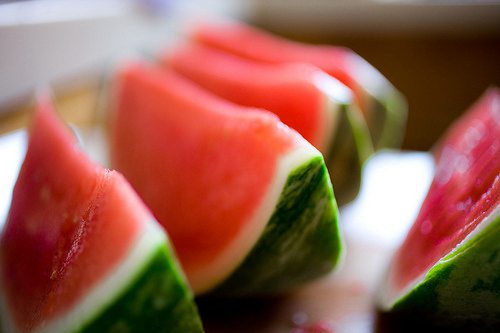 发说说表达爱情句子 关于唯美爱情的说说(65句)