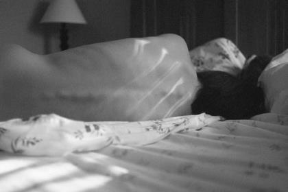 表达情侣不信任的说说