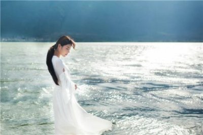 ​早安暖心的说说文案[65句] (如果你不放开你身后的过去…)