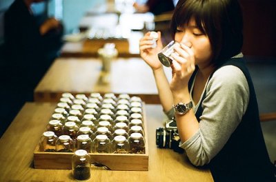 ​唱歌五音不全的搞笑说说