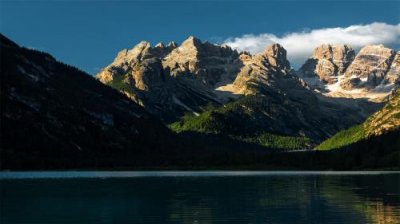 ​赞美查干湖风景的句子 描写湖的景色的短句