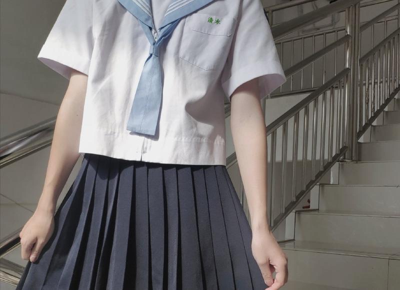 爱情说说：清风我敬你一杯酒，请你把他与往事都带走