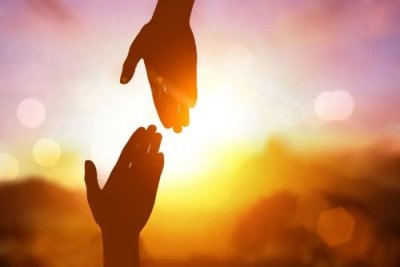 ​互相帮助的唯美句子 人都是相互的句子