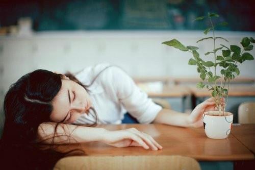 2025年形容悲伤的句子摘录61条