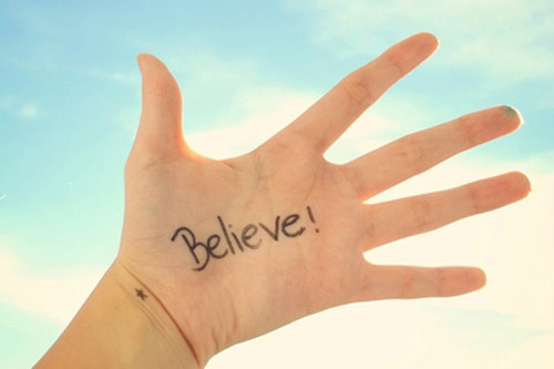 人生的道路经典语录 无论是崎岖或平坦的短语(47句)