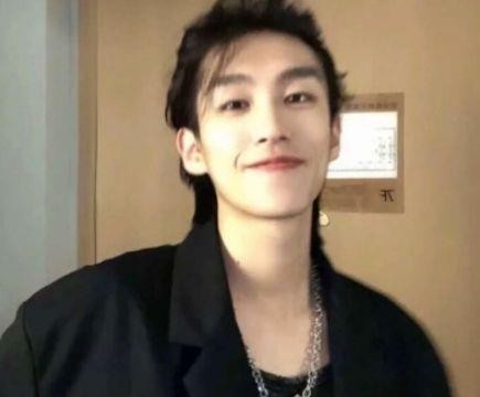 对一个人失望想离开的句子说说心情短语