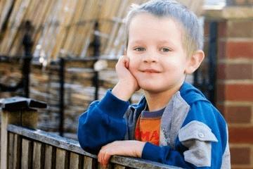 儒雅诗意男孩名字 男孩取名2025年名字