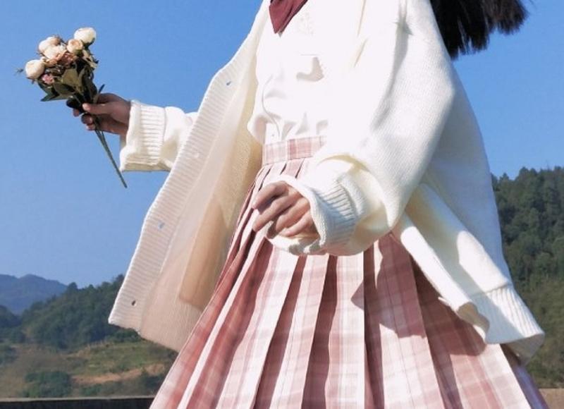 超长情侣情话短句（浪漫的情话 短句经典）