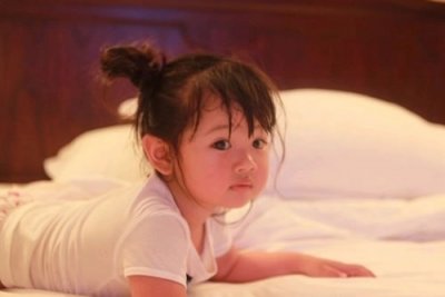 ​丽质天成 秀外惠中的女