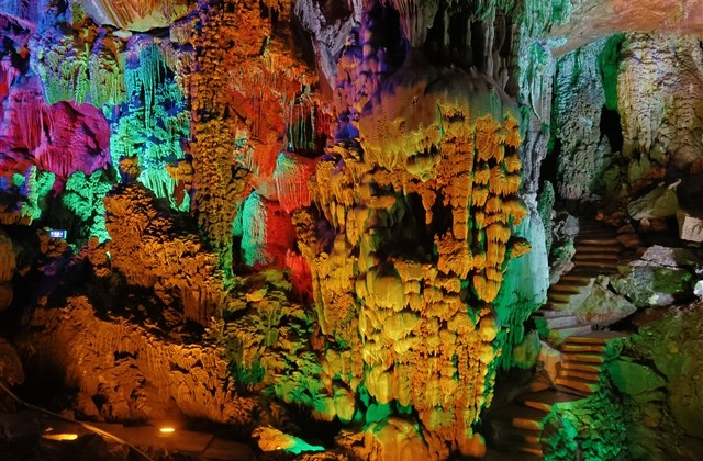 女生炫酷狂拽网名(共156个)