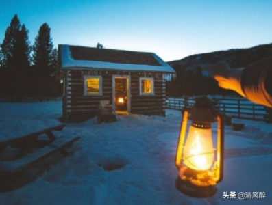 ​下雪的有意境的短句子文案（下雪了有意境的说说文案）