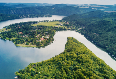 ​男孩起名气韵天成，万里苍穹的男孩名字大全