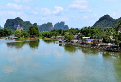 ​关于秋天的四字词语大全（描写春夏秋冬四个季节的词语）