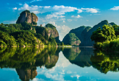 ​描写云的词语（关于云的四字词语大全）