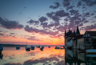 ​天净沙秋思马致远（天净沙秋思全诗翻译）