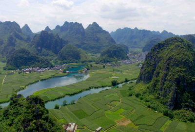 ​饮酒其七陶渊明翻译（饮酒其七陶渊明情感）