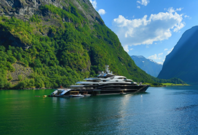 ​夜泊水村的主要内容是什么（夜泊水村的翻译和赏析）