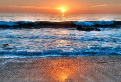 ​狼吞虎咽的近义词