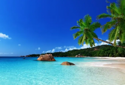 ​淘气的近义词