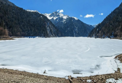 ​于是造句一二年级简单的 一群造句二年级简单的