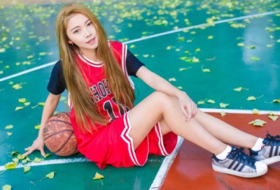 ​带月的网名女生简单